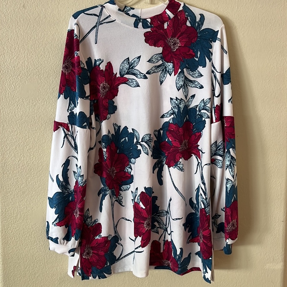 Floral blouse Studio by d&co